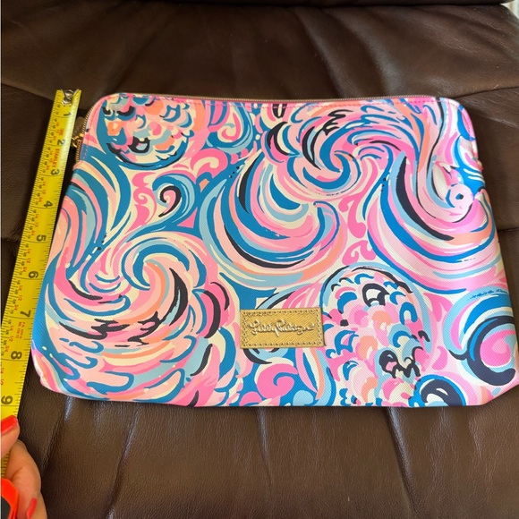 Lilly Pulitzer Pink and Blue Swirl Fabric Zippered Bag NWOT - Picture 1 of 6